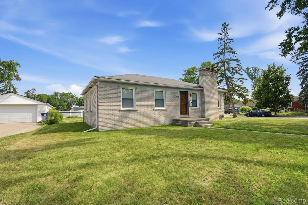 32600 W Chicago Street Livonia City MI 48150