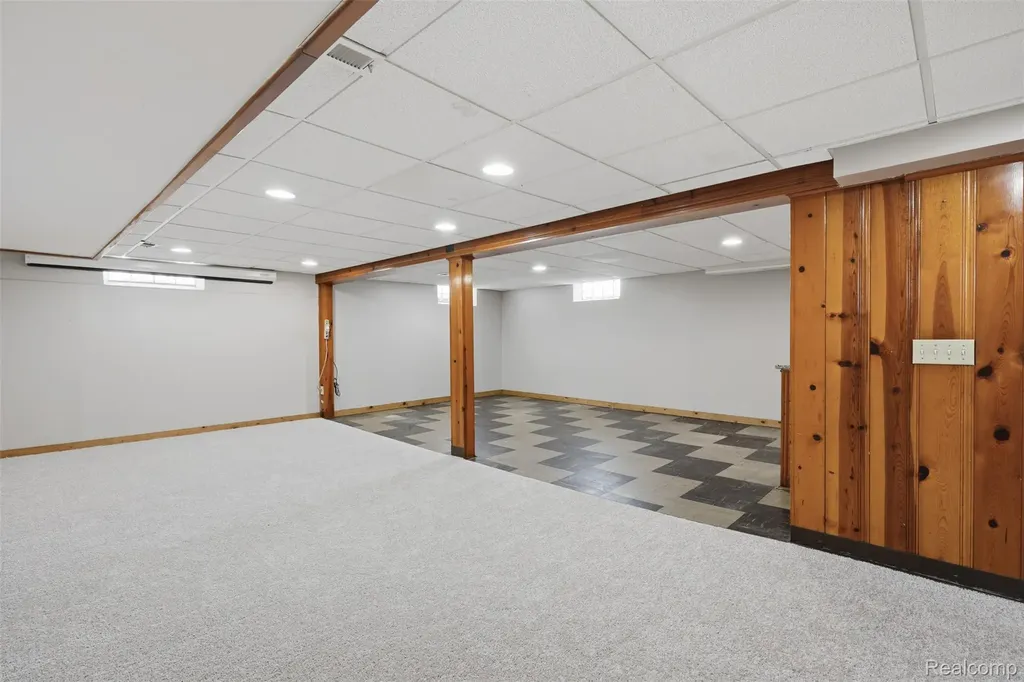 32600 W Chicago Street Livonia City MI 48150