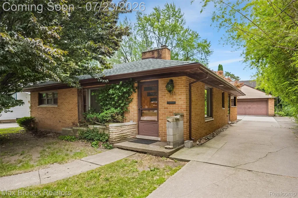 118 Midland Boulevard Royal Oak City MI 48073