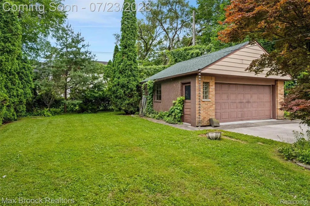 118 Midland Boulevard Royal Oak City MI 48073