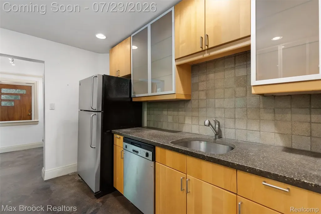 118 Midland Boulevard Royal Oak City MI 48073