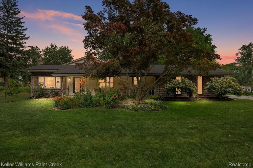 340 Donegal Drive Rochester Hills City MI 48309