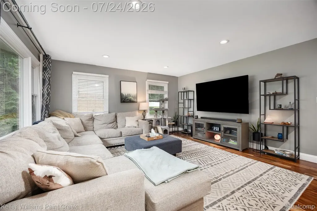 340 Donegal Drive Rochester Hills City MI 48309