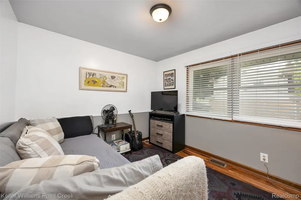 340 Donegal Drive Rochester Hills City MI 48309