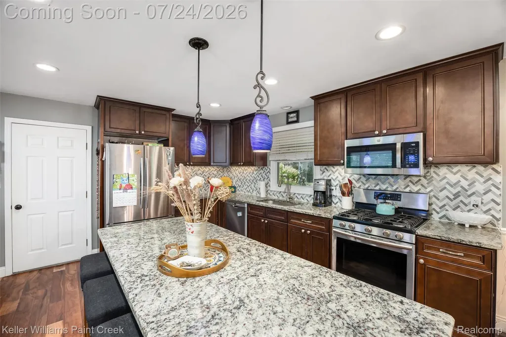 340 Donegal Drive Rochester Hills City MI 48309