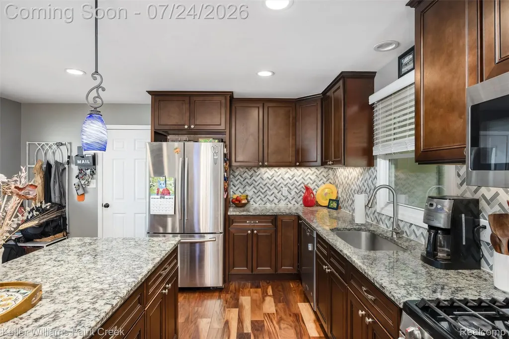 340 Donegal Drive Rochester Hills City MI 48309