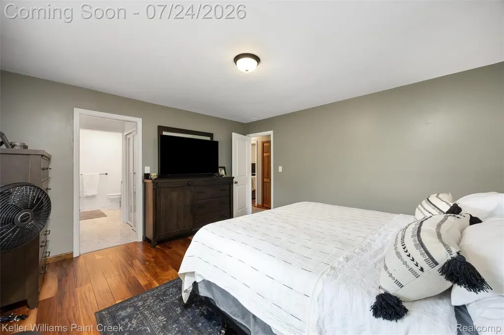 340 Donegal Drive Rochester Hills City MI 48309
