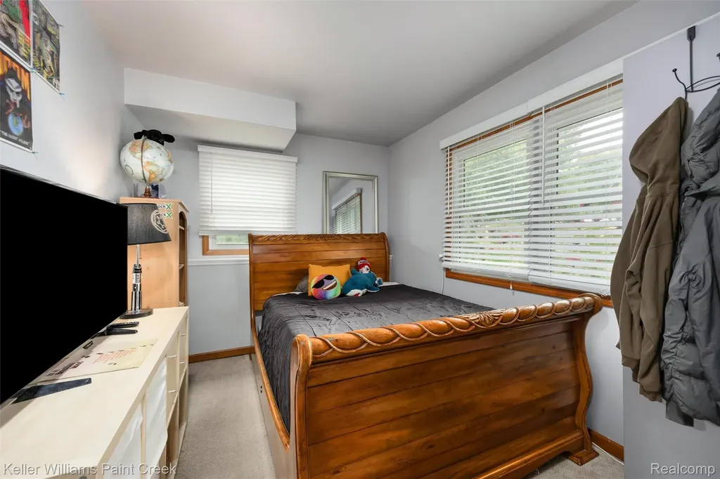 340 Donegal Drive Rochester Hills City MI 48309