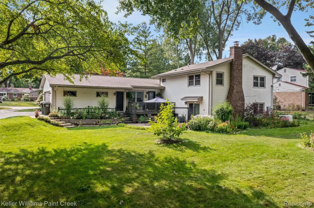 340 Donegal Drive Rochester Hills City MI 48309
