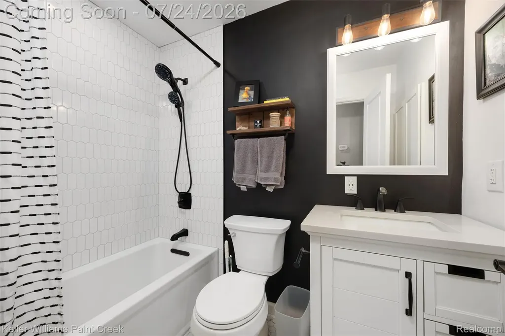 340 Donegal Drive Rochester Hills City MI 48309