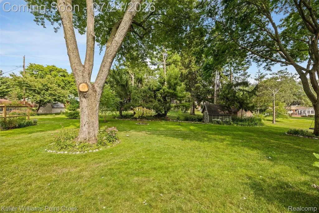 340 Donegal Drive Rochester Hills City MI 48309