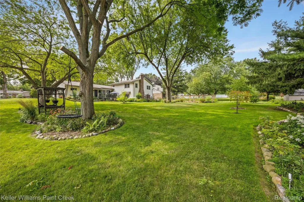 340 Donegal Drive Rochester Hills City MI 48309