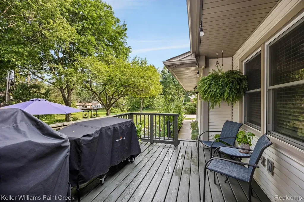 340 Donegal Drive Rochester Hills City MI 48309