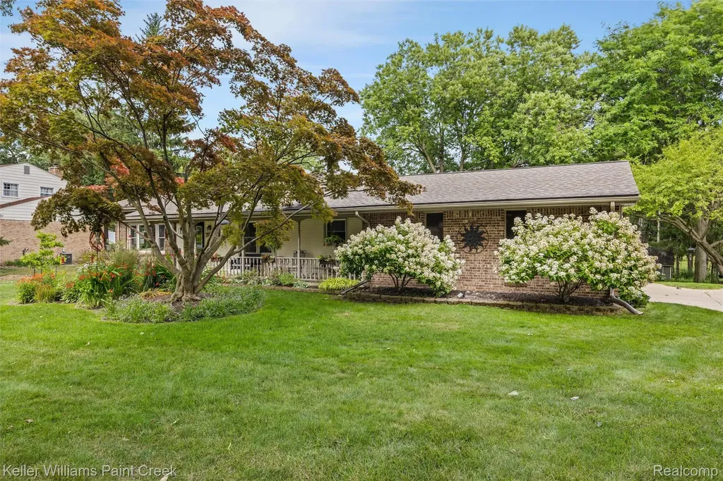 340 Donegal Drive Rochester Hills City MI 48309