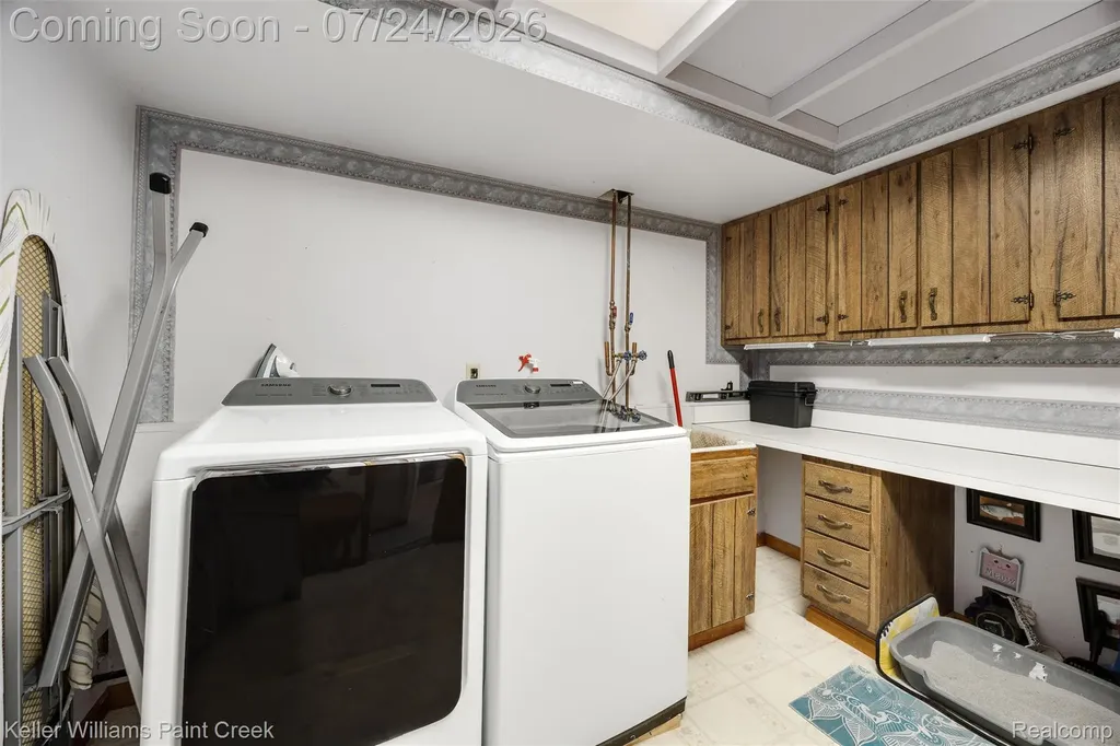340 Donegal Drive Rochester Hills City MI 48309