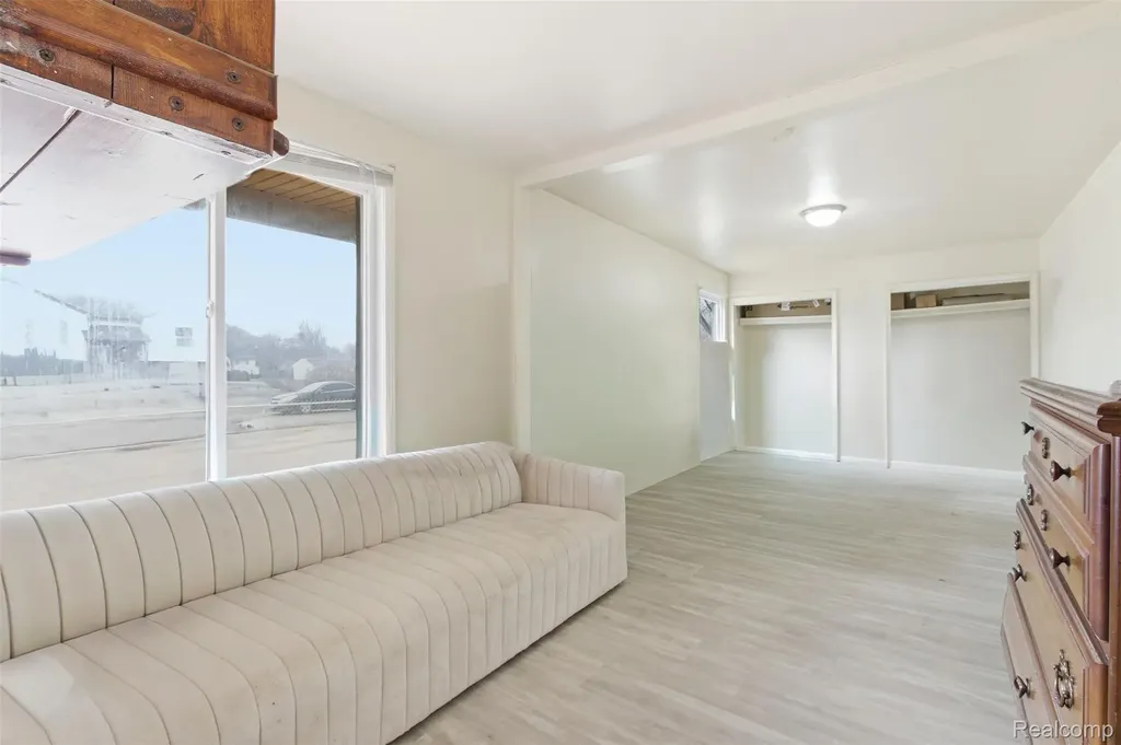 6011 Washington Street Romulus City MI 48174