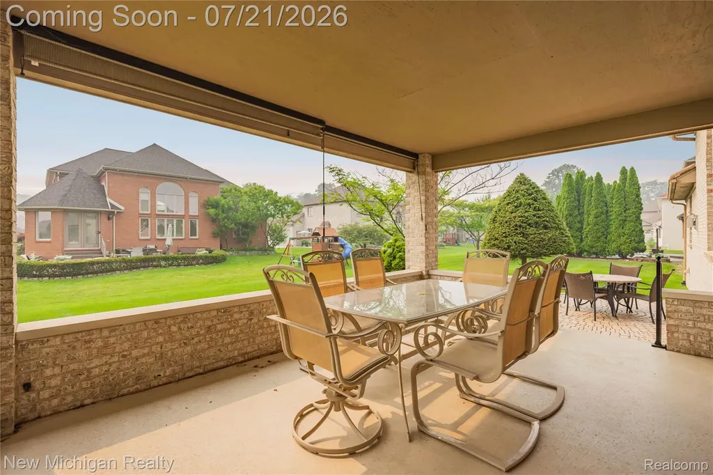49787 Lakebridge Drive Shelby Charter Township MI 48315