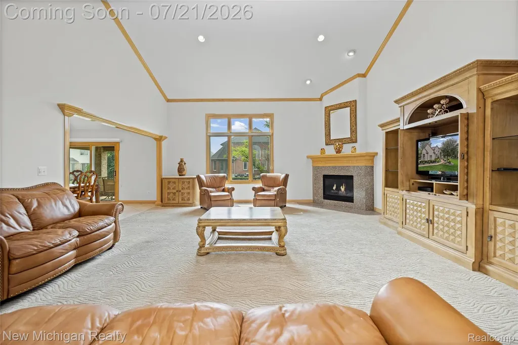 49787 Lakebridge Drive Shelby Charter Township MI 48315