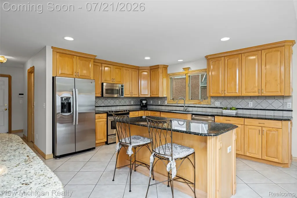 49787 Lakebridge Drive Shelby Charter Township MI 48315