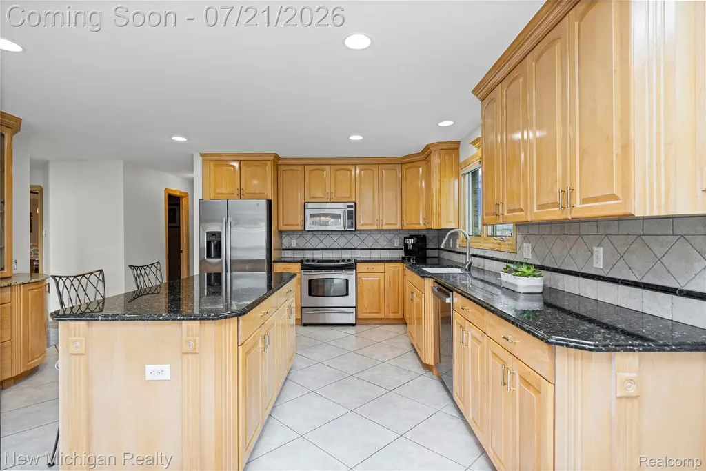 49787 Lakebridge Drive Shelby Charter Township MI 48315
