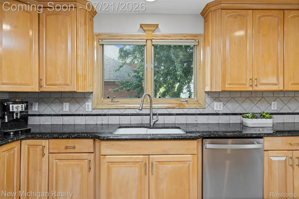 49787 Lakebridge Drive Shelby Charter Township MI 48315