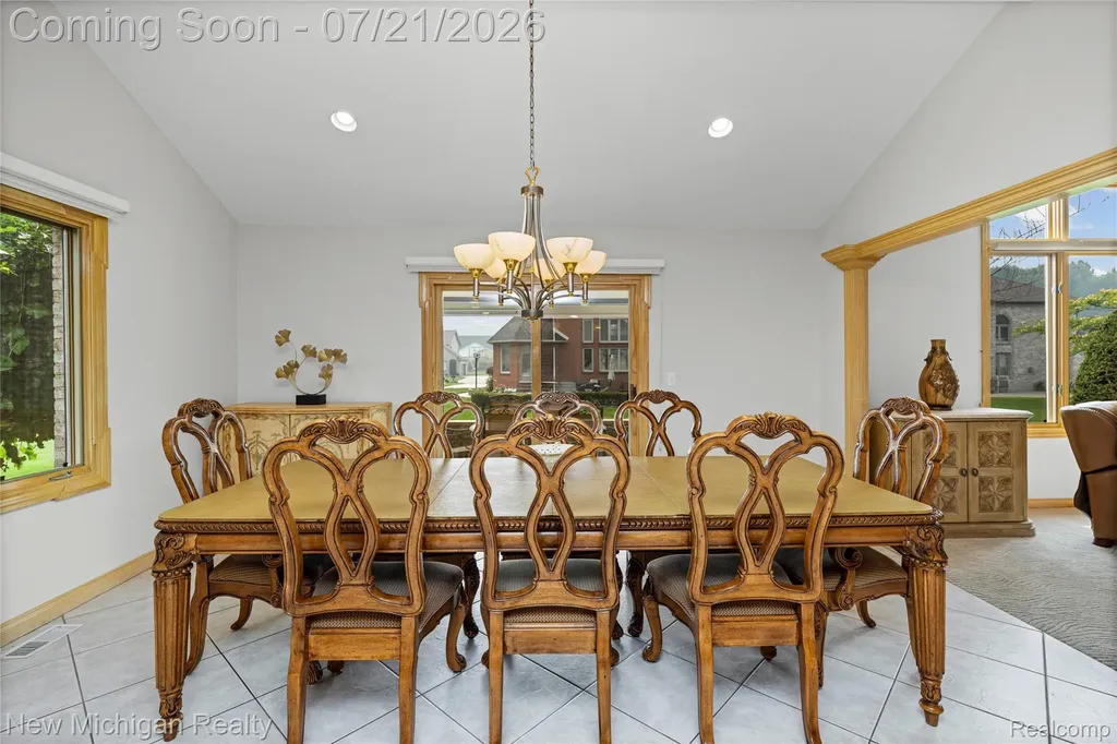 49787 Lakebridge Drive Shelby Charter Township MI 48315