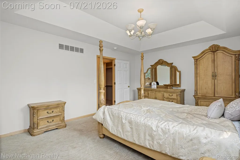 49787 Lakebridge Drive Shelby Charter Township MI 48315
