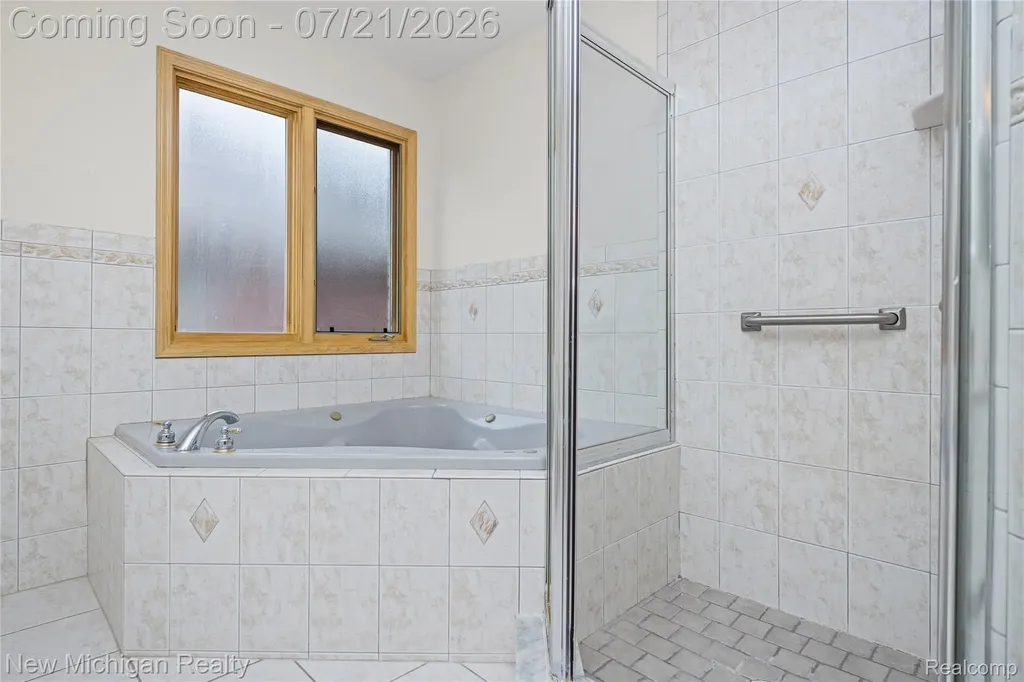49787 Lakebridge Drive Shelby Charter Township MI 48315