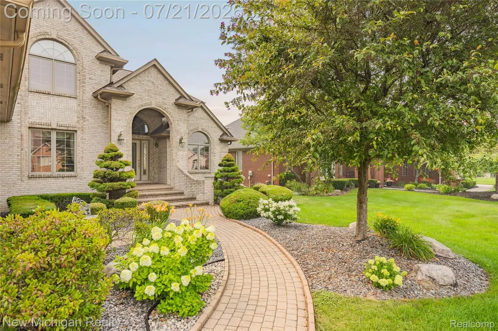 49787 Lakebridge Drive Shelby Charter Township MI 48315