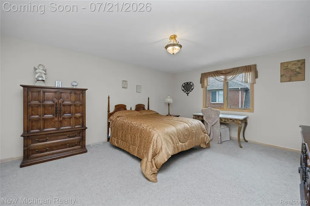 49787 Lakebridge Drive Shelby Charter Township MI 48315