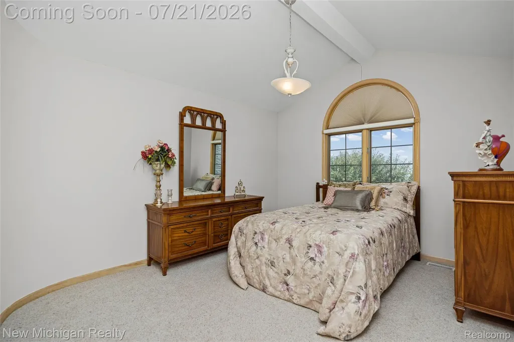 49787 Lakebridge Drive Shelby Charter Township MI 48315