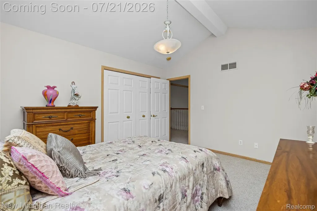 49787 Lakebridge Drive Shelby Charter Township MI 48315