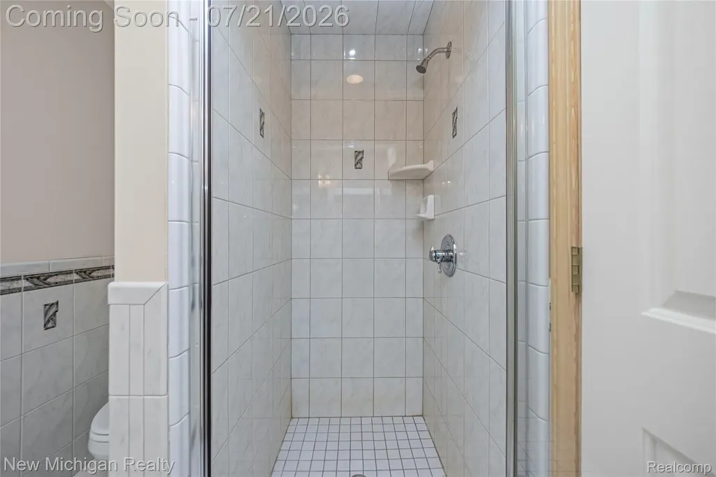 49787 Lakebridge Drive Shelby Charter Township MI 48315