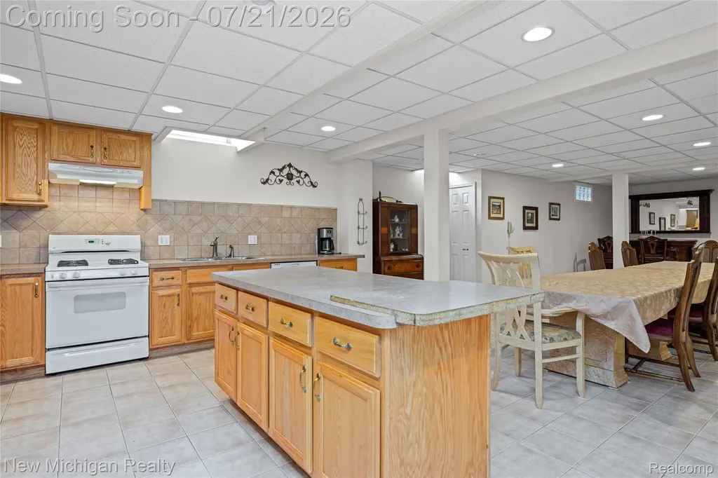 49787 Lakebridge Drive Shelby Charter Township MI 48315