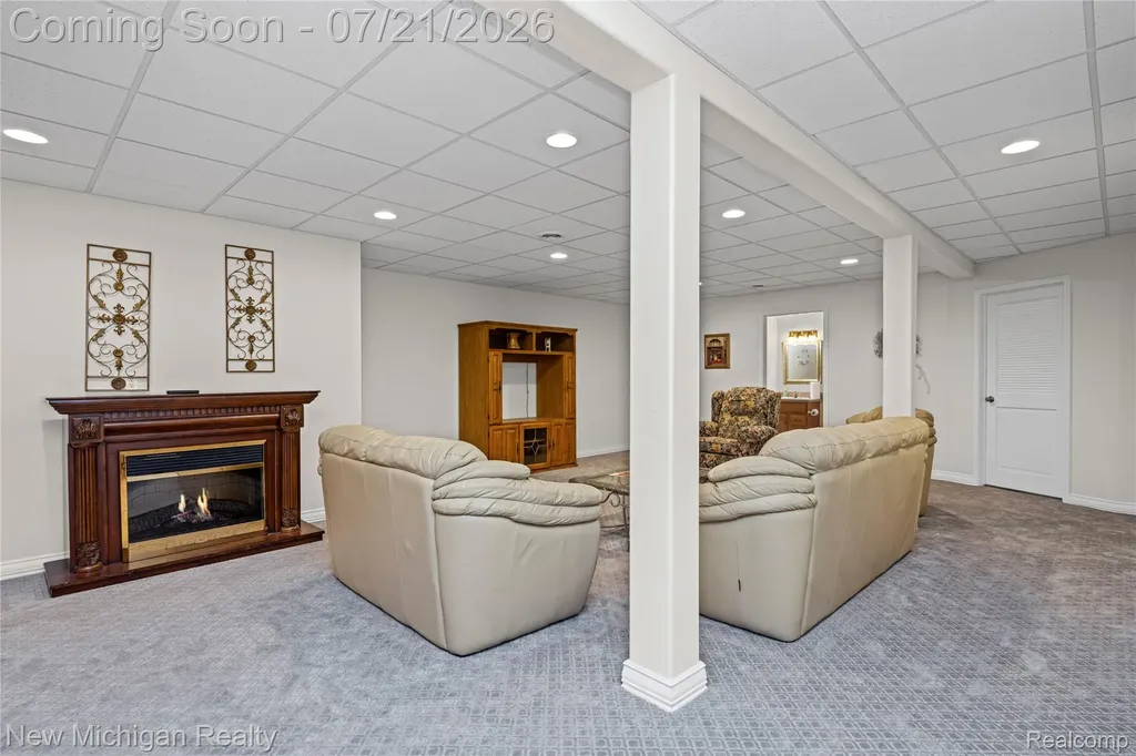 49787 Lakebridge Drive Shelby Charter Township MI 48315
