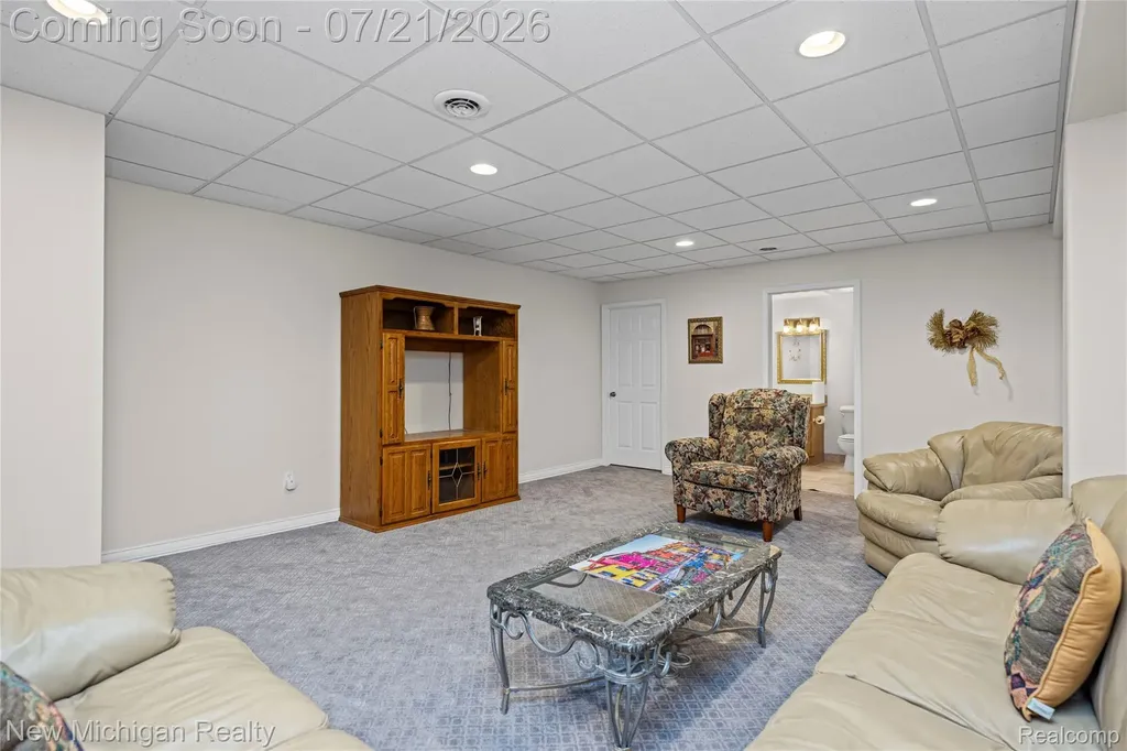 49787 Lakebridge Drive Shelby Charter Township MI 48315