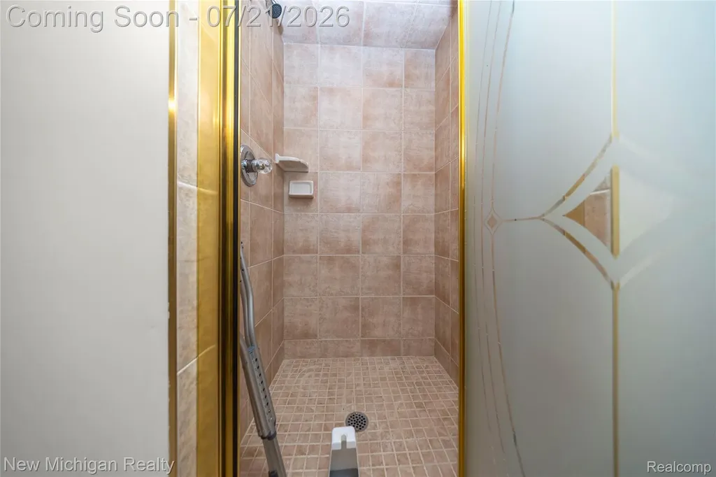 49787 Lakebridge Drive Shelby Charter Township MI 48315