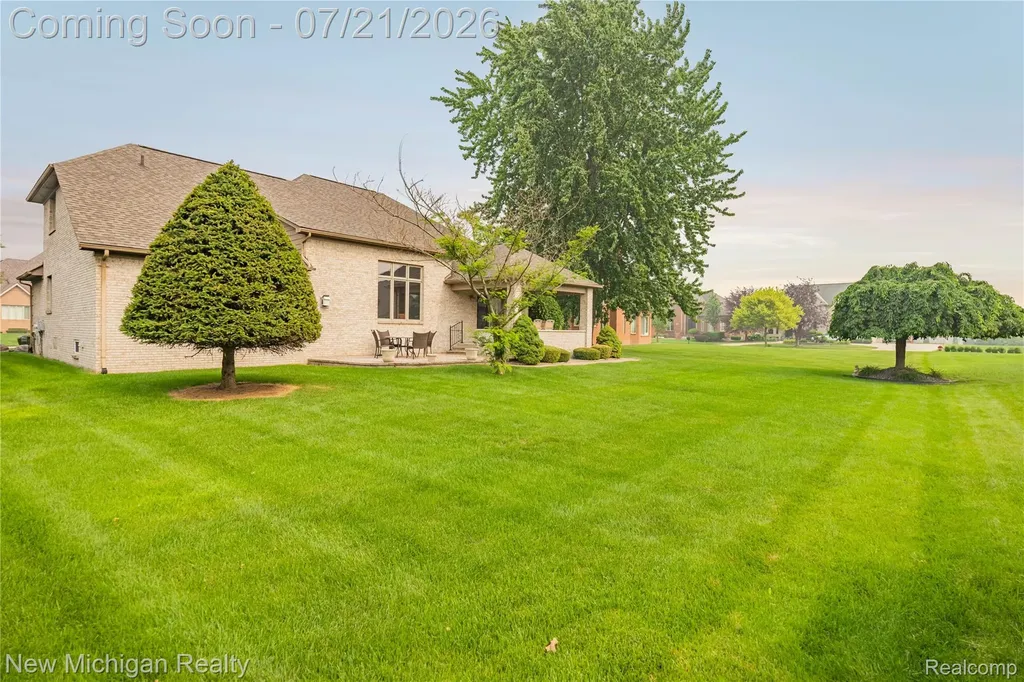 49787 Lakebridge Drive Shelby Charter Township MI 48315