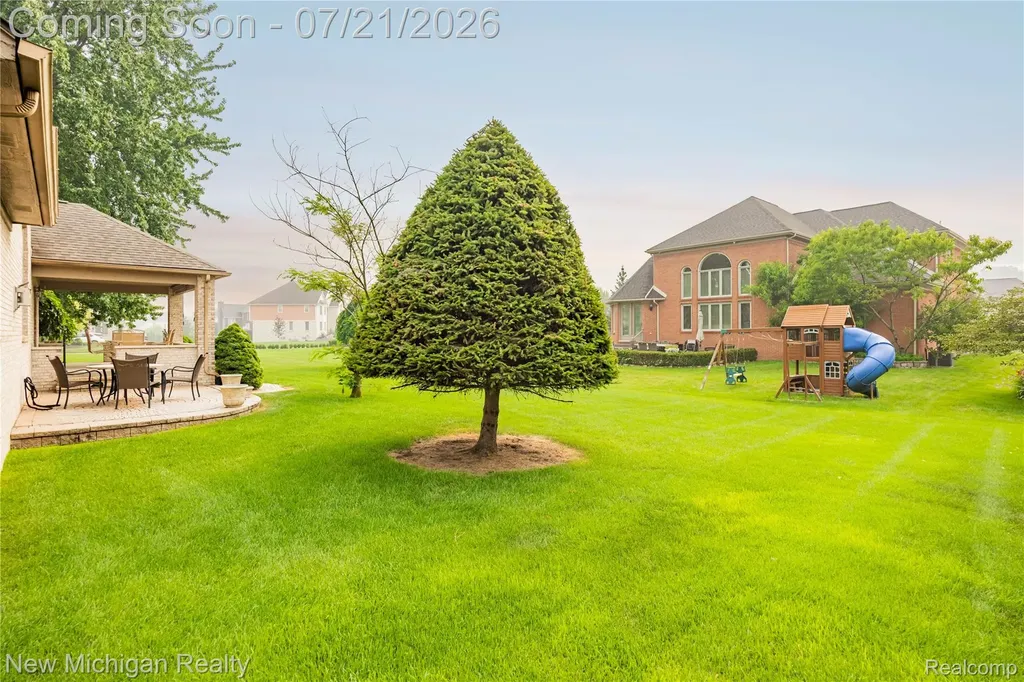 49787 Lakebridge Drive Shelby Charter Township MI 48315