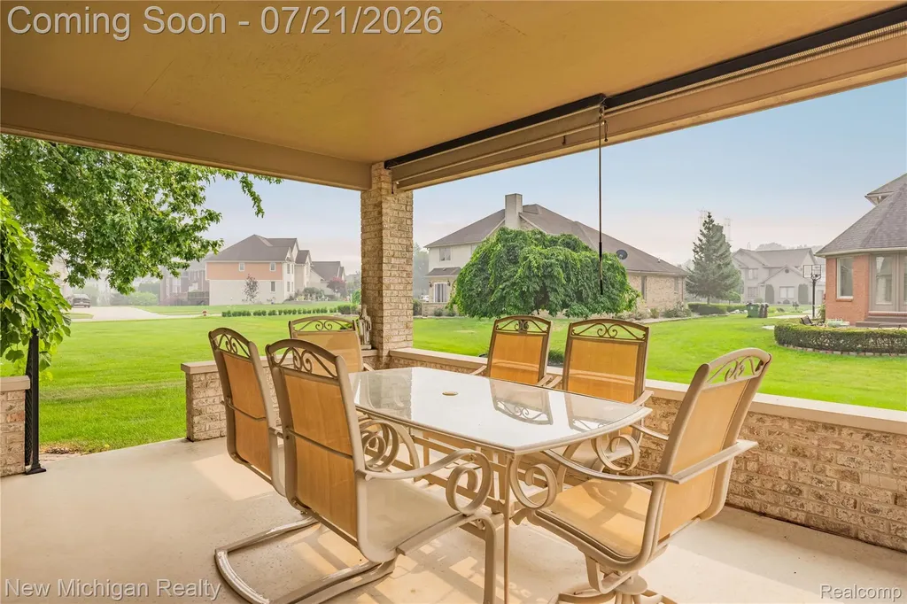 49787 Lakebridge Drive Shelby Charter Township MI 48315