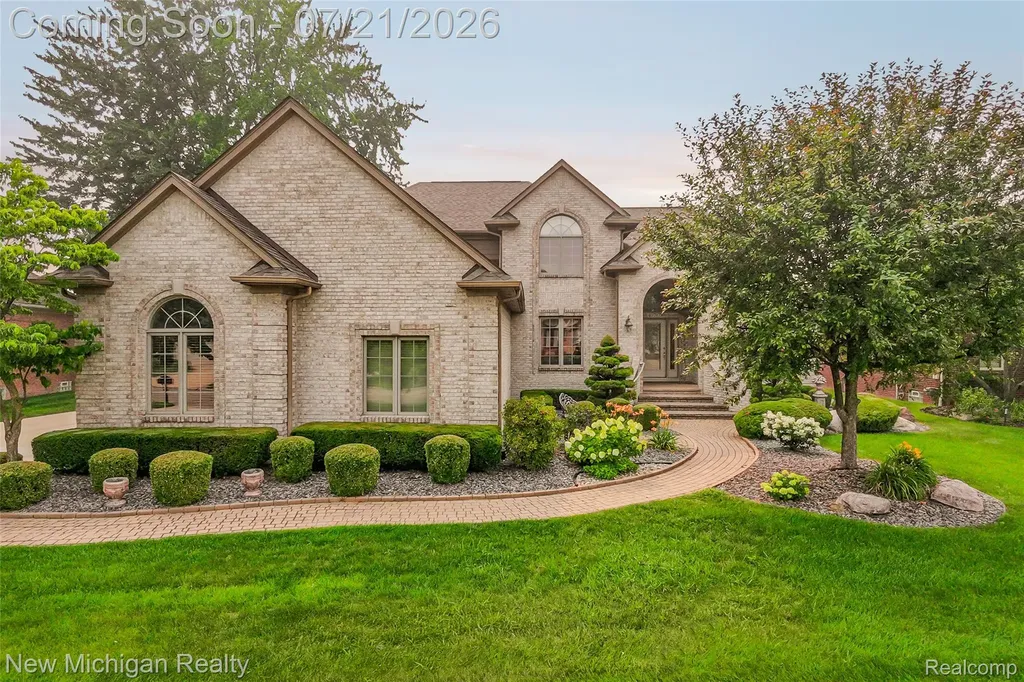 49787 Lakebridge Drive Shelby Charter Township MI 48315