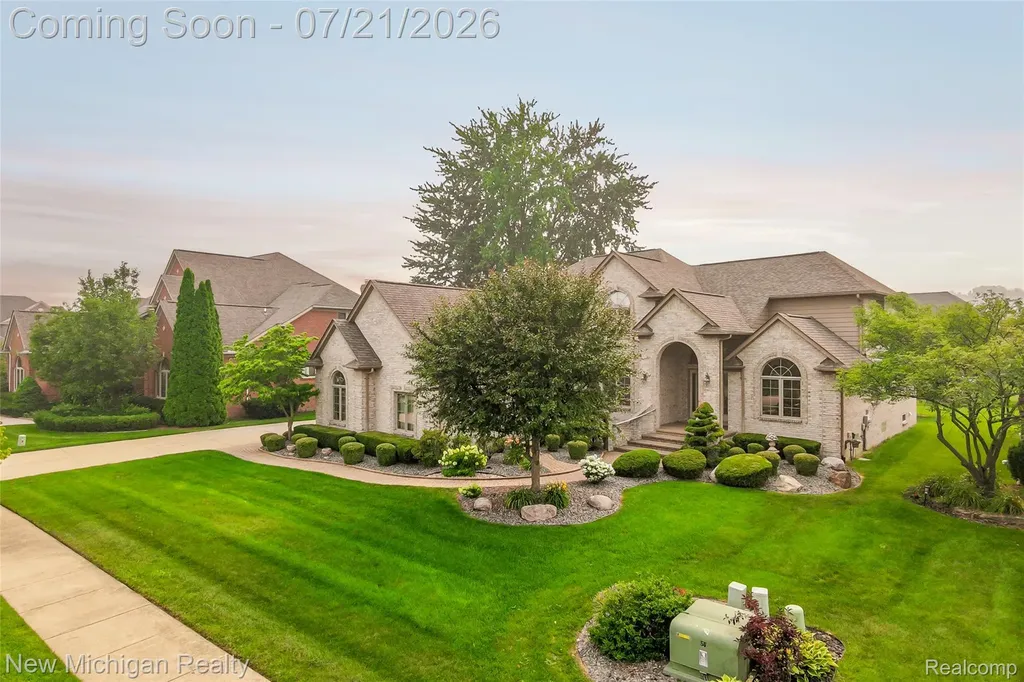 49787 Lakebridge Drive Shelby Charter Township MI 48315
