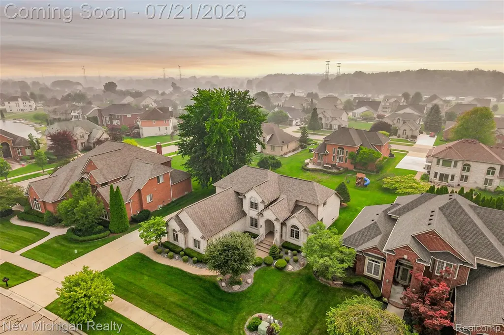 49787 Lakebridge Drive Shelby Charter Township MI 48315