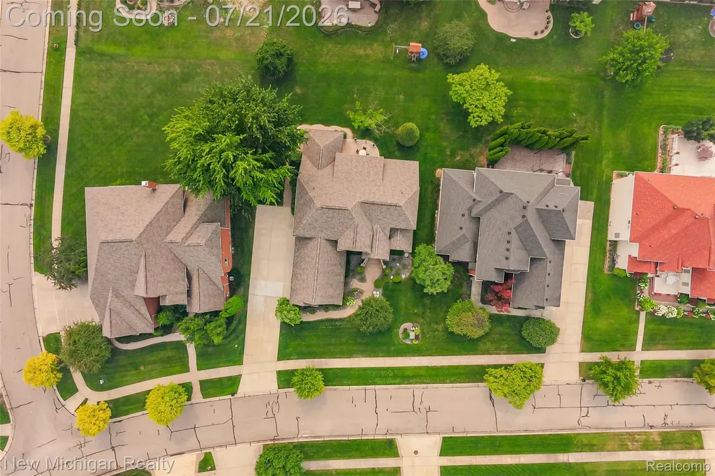 49787 Lakebridge Drive Shelby Charter Township MI 48315