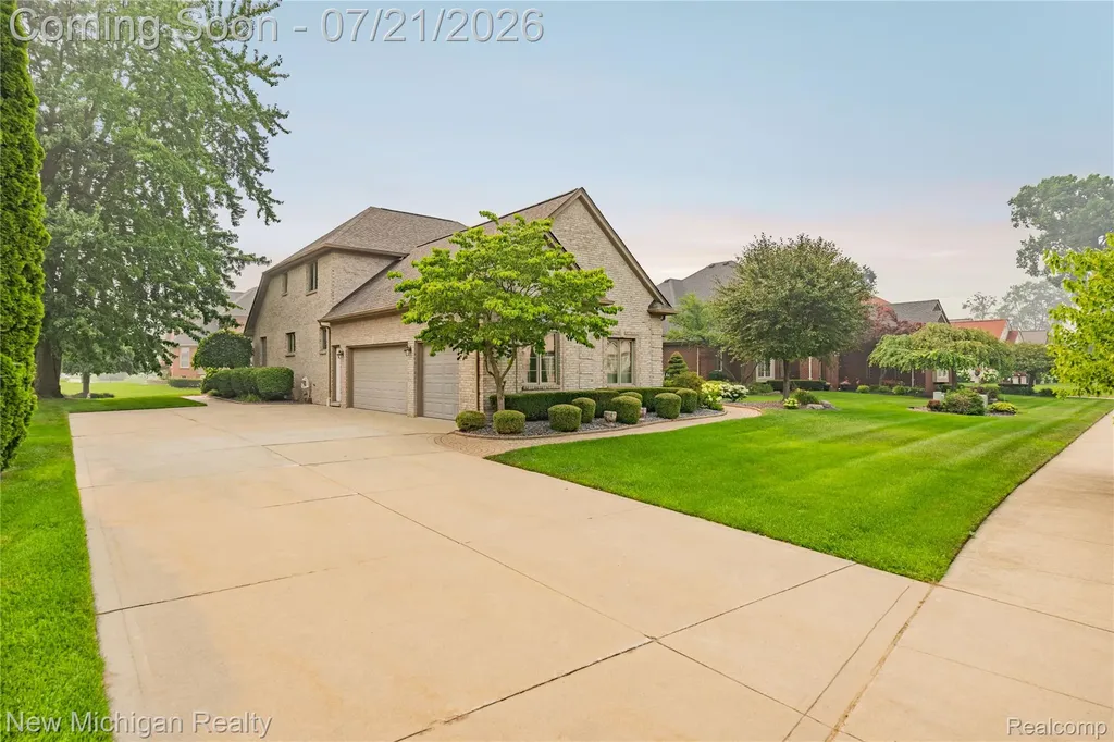 49787 Lakebridge Drive Shelby Charter Township MI 48315