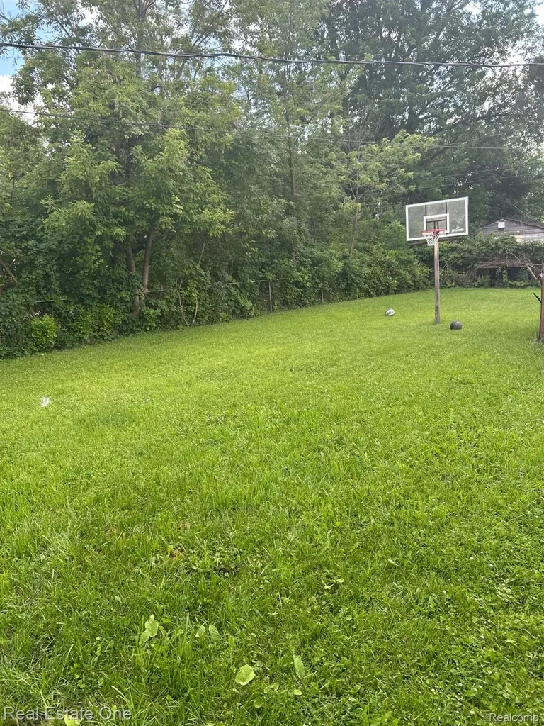 6403 Faust Avenue Detroit City MI 48228