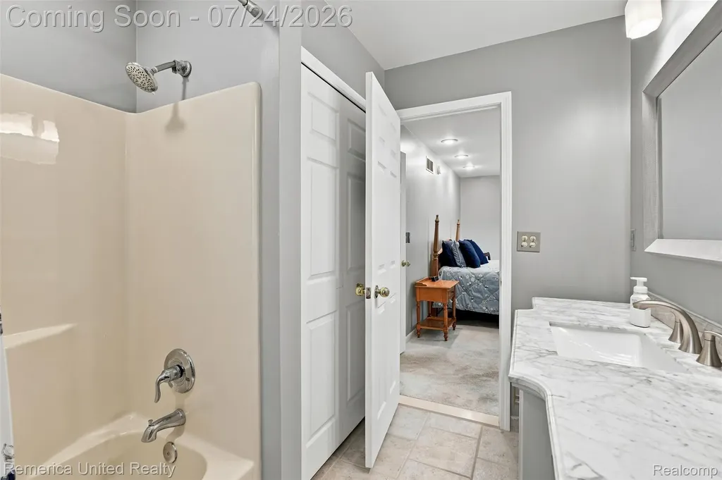 11922 Cody Creek Court Green Oak Township MI 48178