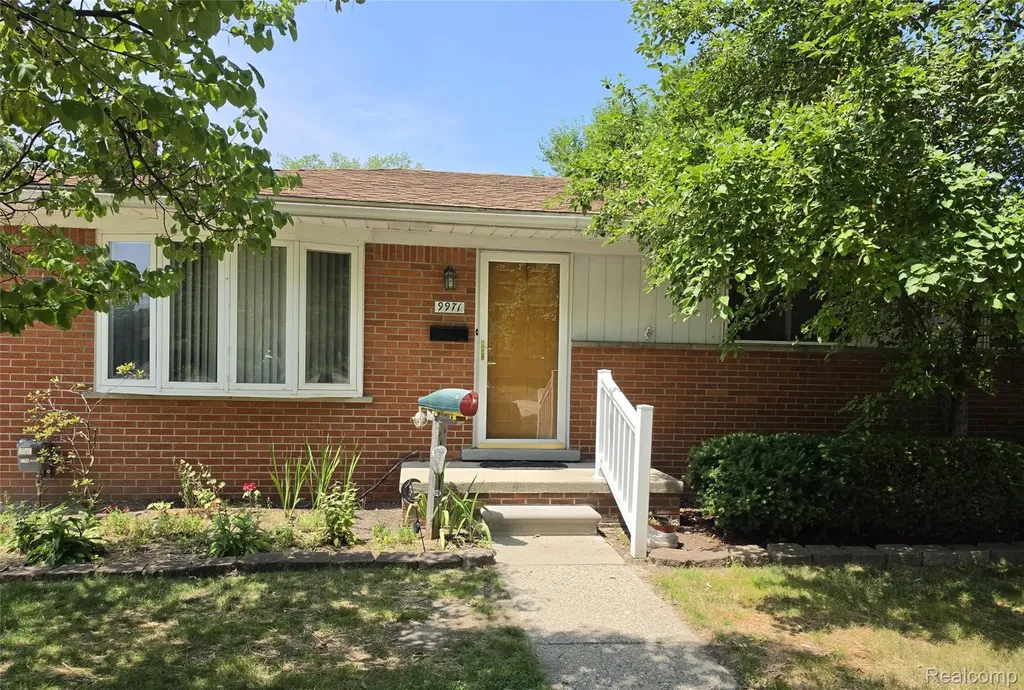 9971 Merriman Road Livonia City MI 48150