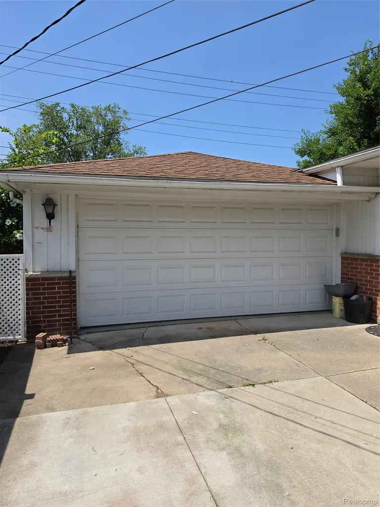 9971 Merriman Road Livonia City MI 48150