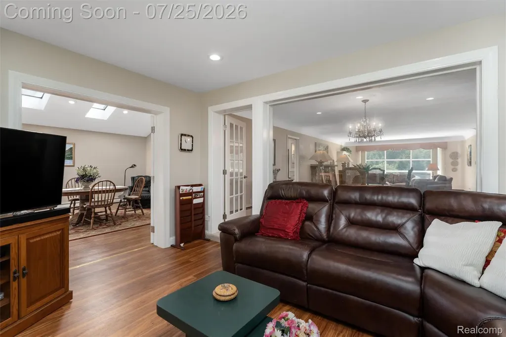 24800 N Cromwell Drive Franklin Village MI 48025